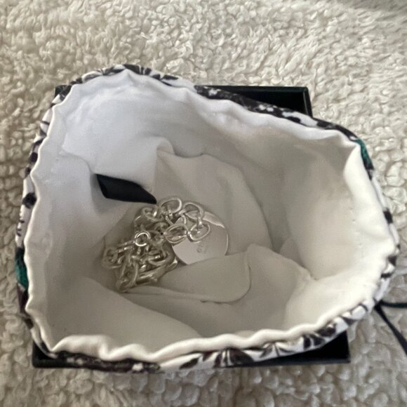 GUCCI TRADEMARK ENGRAVED .925 STERLING SILVER ROUND CHARM BRACELET NWT - Picture 8 of 11